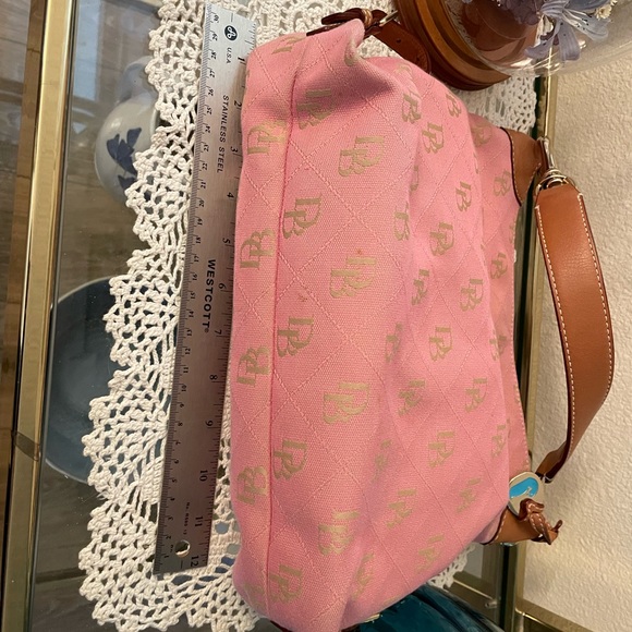 Dooney & Bourke signature hobo bag, pink sig fabric with leather trim - Picture 13 of 16
